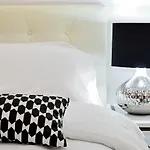 Black & White G&G