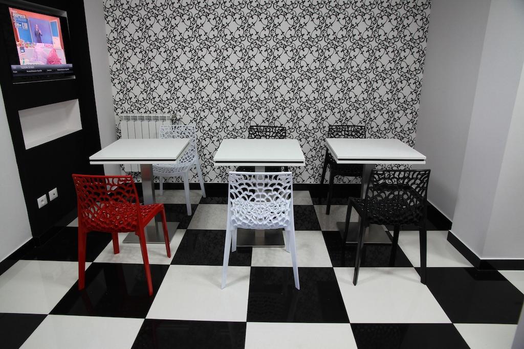 Bed & Breakfast Black & White G&g 2*