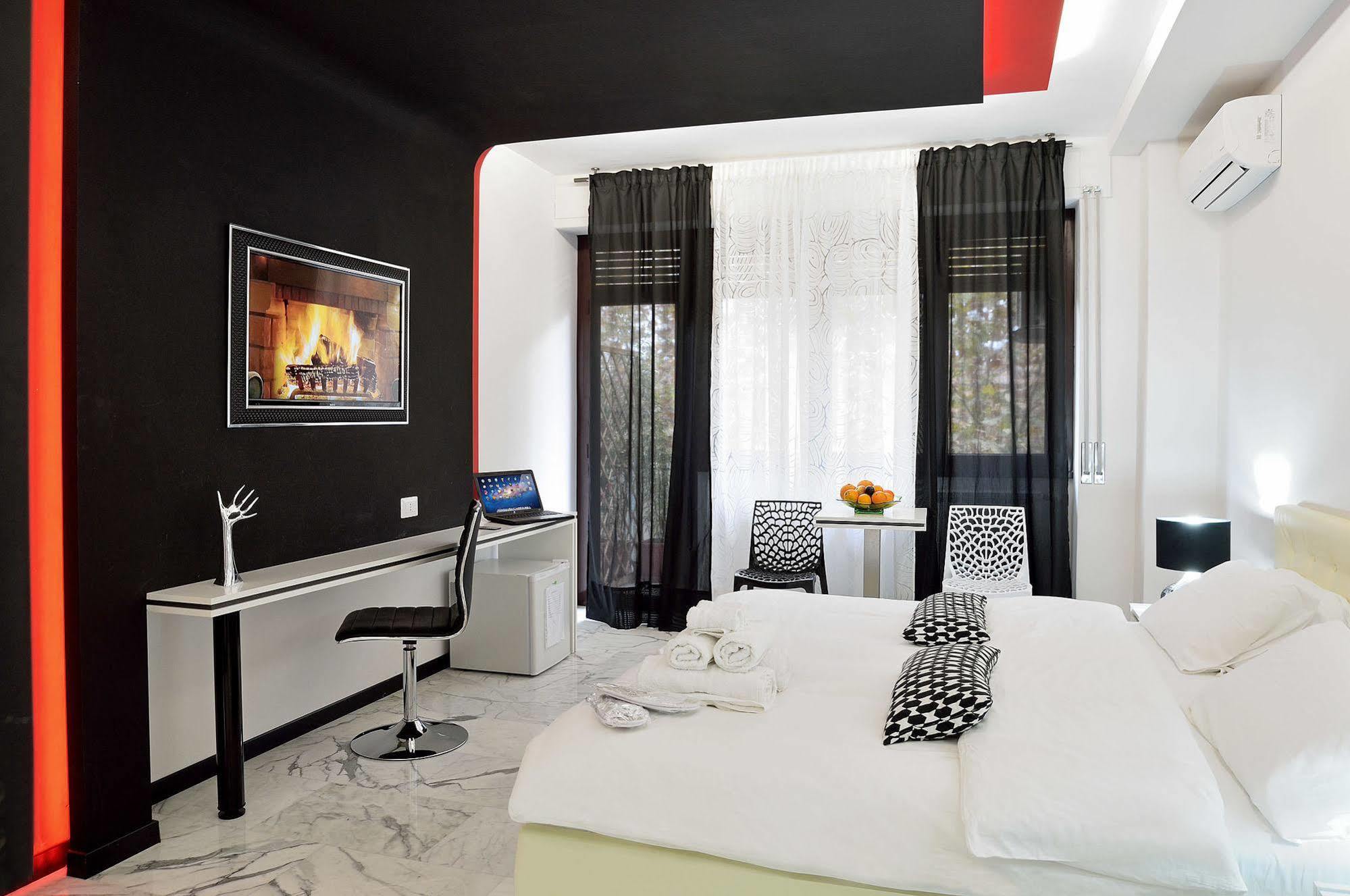 Bed & Breakfast Black & White G&g 2*